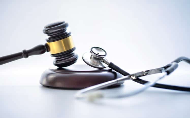 How to choose the right medical malpractice lawyer for your case